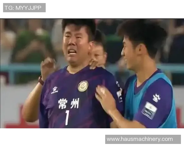 足球明星采访中幽默吐槽赛场趣事与队友奇葩表现的精彩瞬间