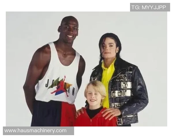 黑人足球明星黄头发的传奇故事与赛场风采引发全球关注与热议