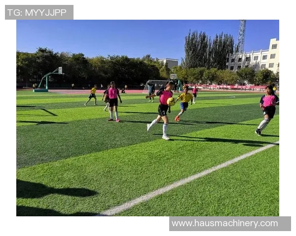 阳春逸夫小学足球明星展现青春风采助力校园体育发展 阳春逸夫小学足球明星展现青春风采助力校园体育发展